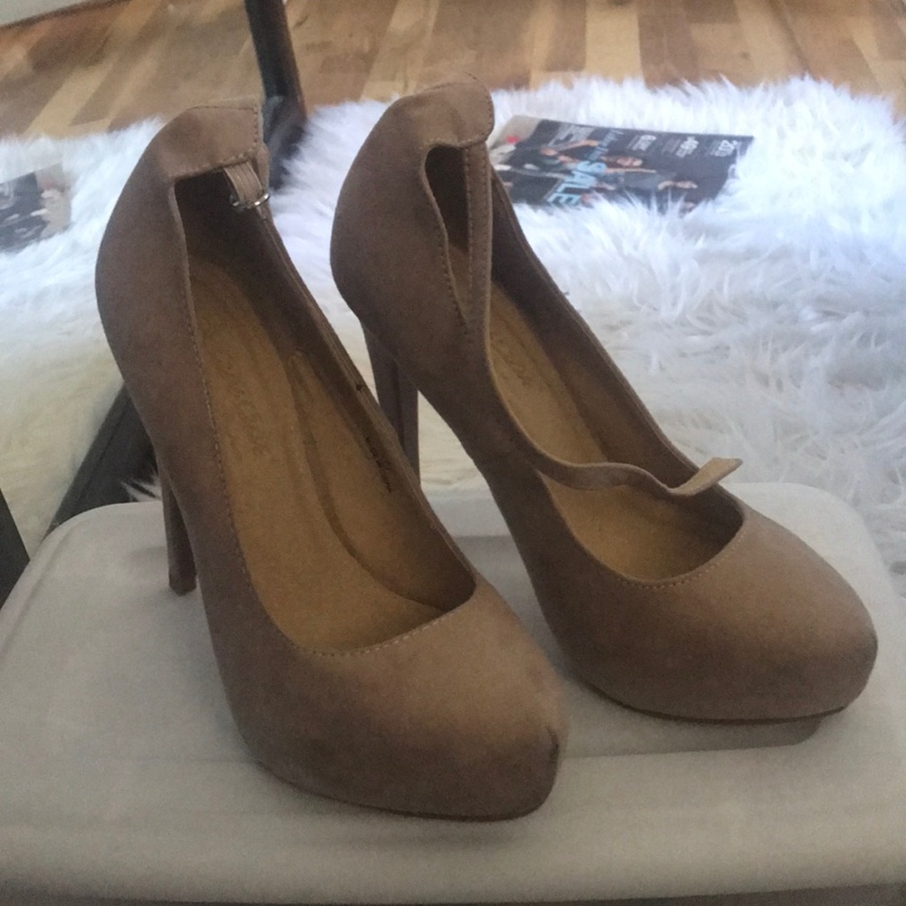 Heels shoes